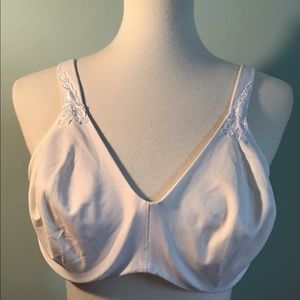 Bali bra 42C #3231 underwire lace accents